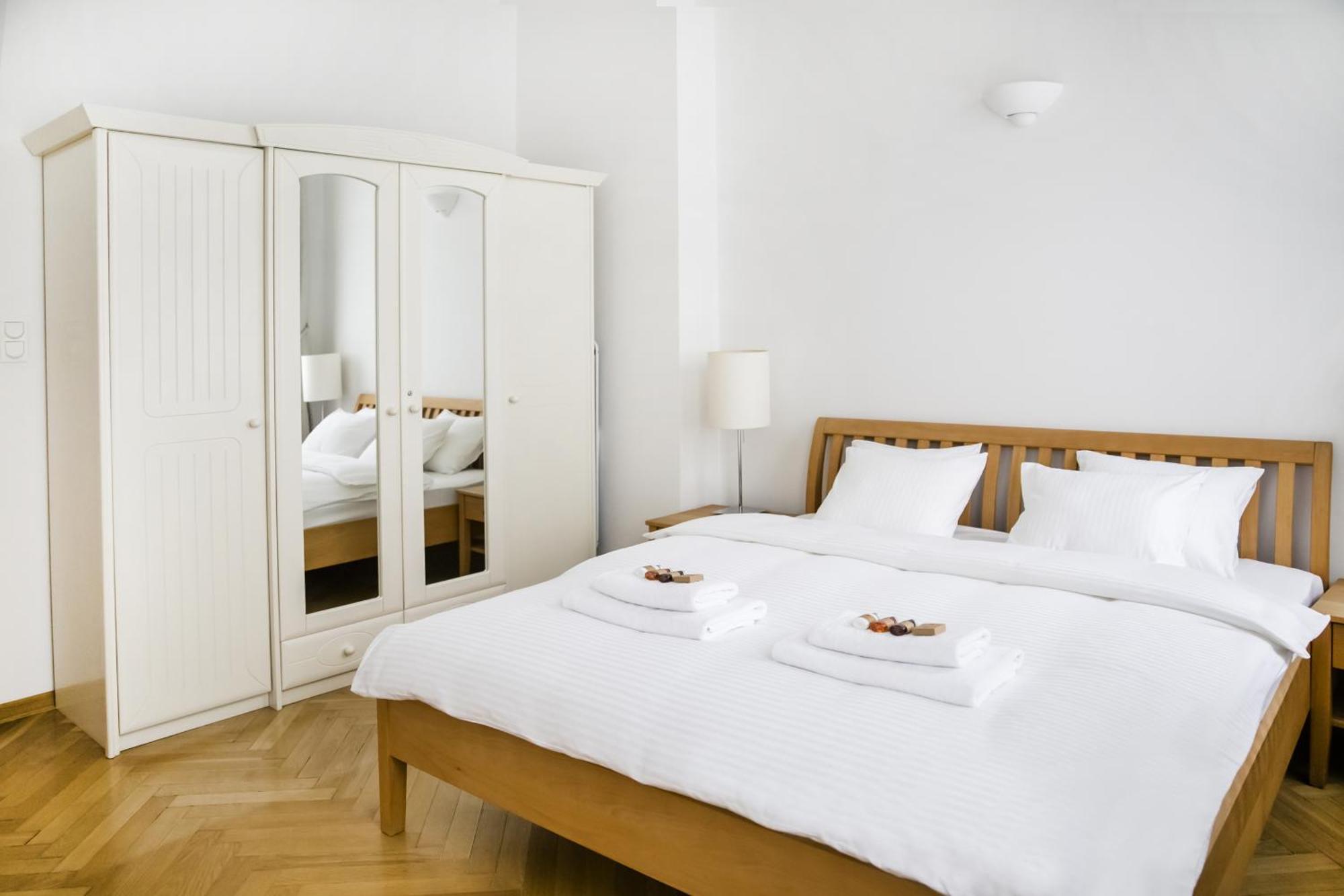 Roommate Apartments Boduena Warsawa Bagian luar foto